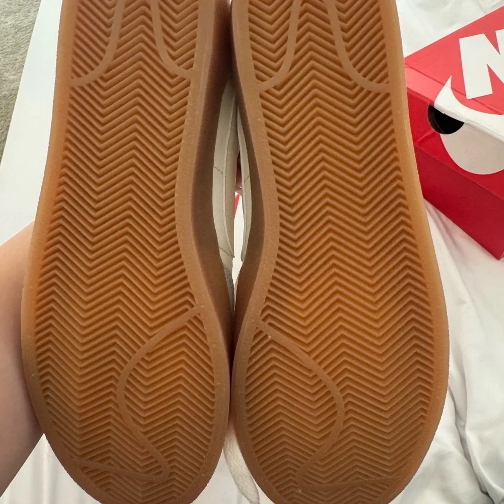 Nike Red and White Shoe Box - Picture 5 of 8